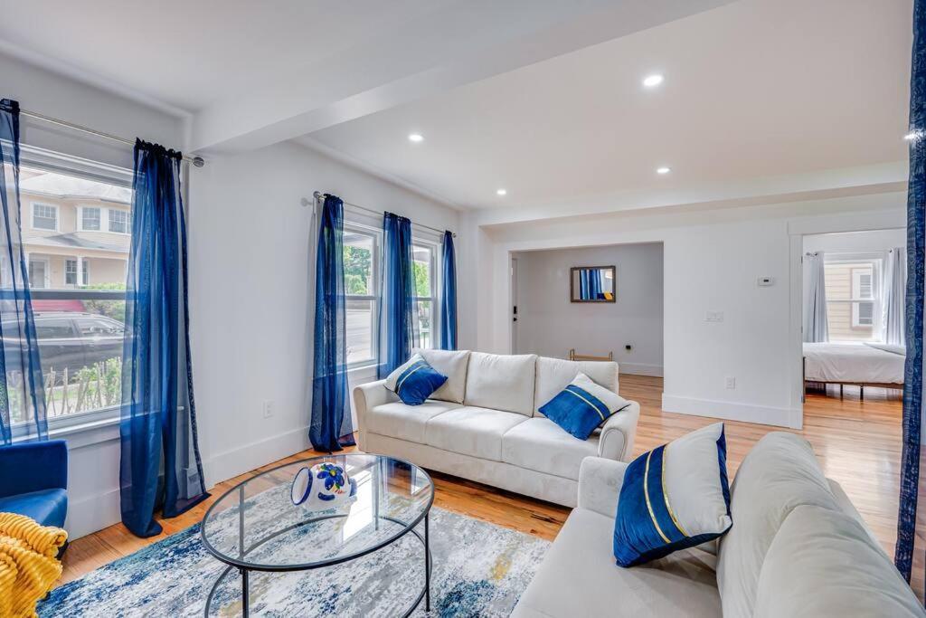 Milton Modern Red Door Haven +5Mins To Boston 아파트 외부 사진