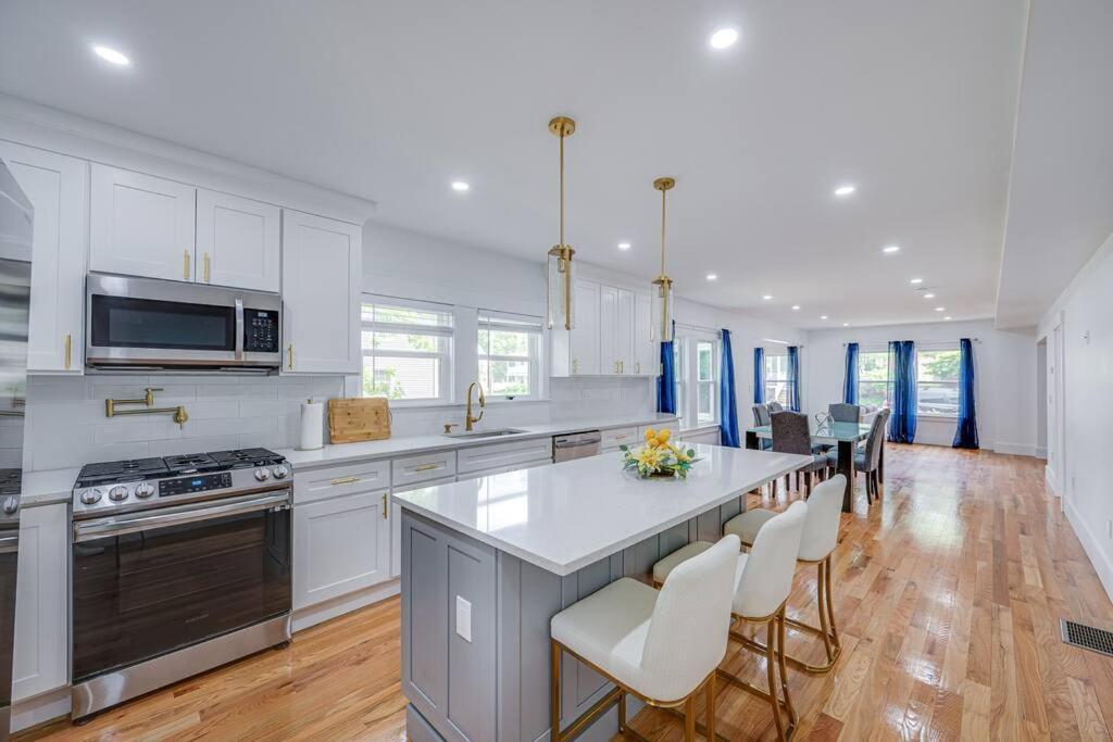 Milton Modern Red Door Haven +5Mins To Boston 아파트 외부 사진