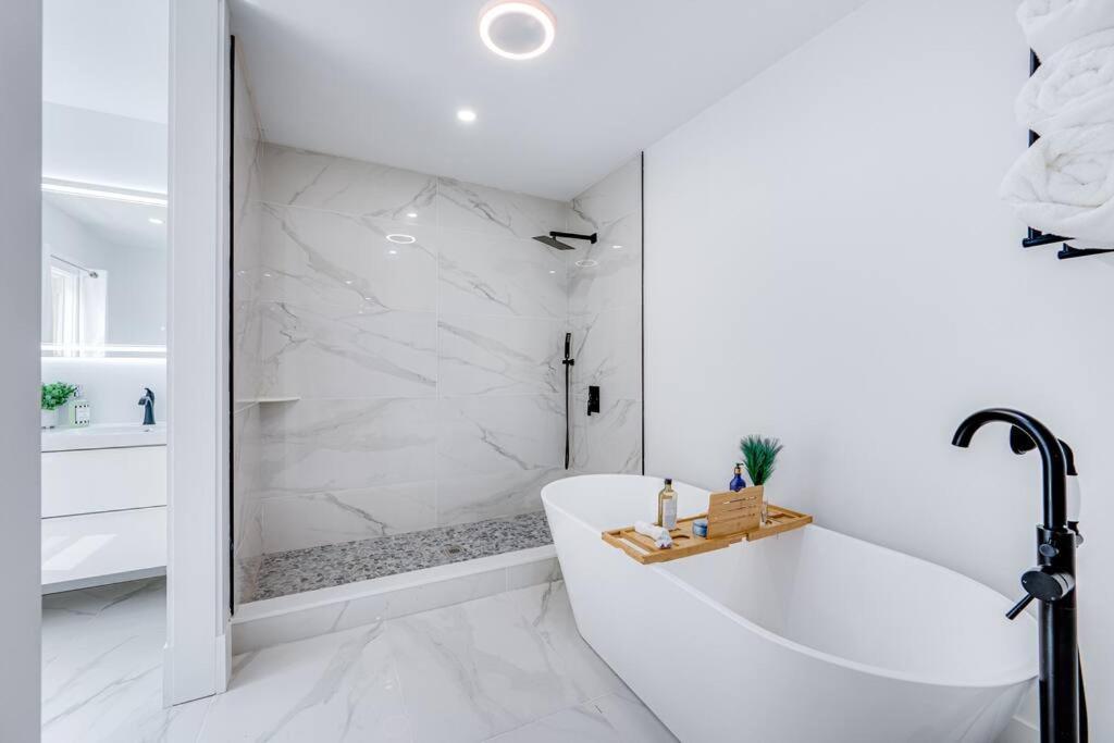 Milton Modern Red Door Haven +5Mins To Boston 아파트 외부 사진
